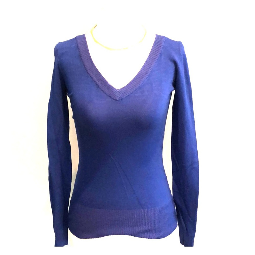 V-neck sweater NWT